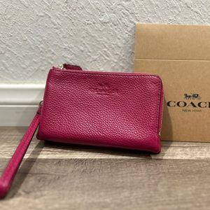 Brand new Coach Double Corner Zip Wristlet